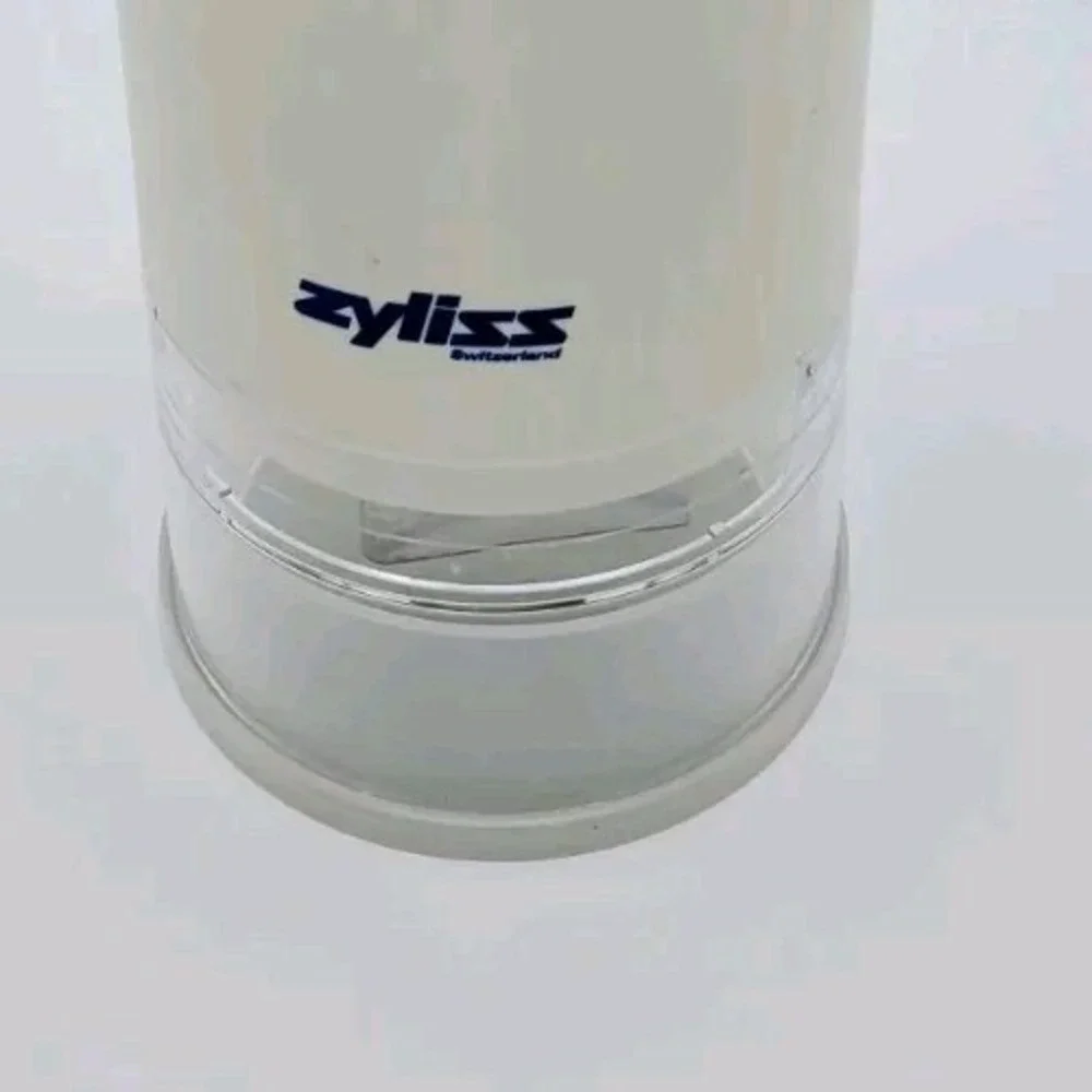 Zyliss Rotating Stainless Steel Blades Food Chopper Swiss Made Blade Guard & Cup